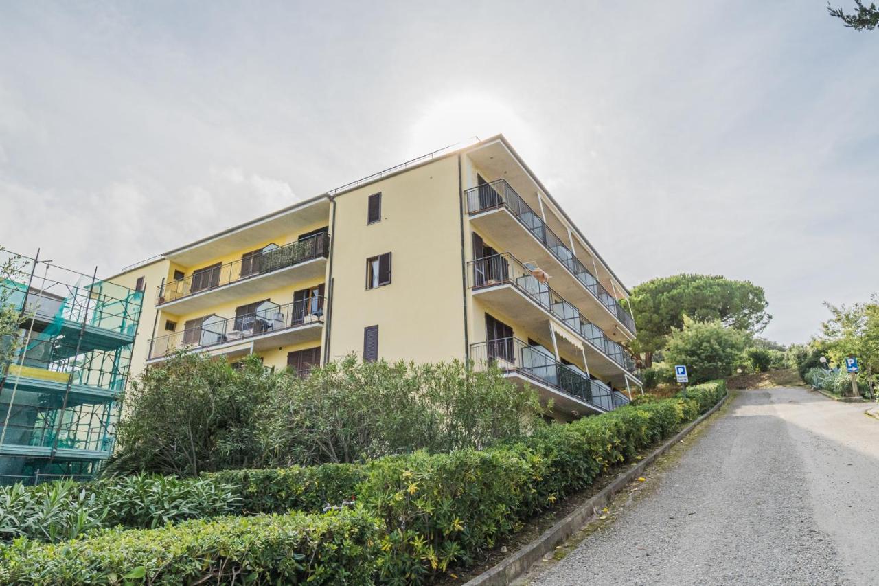 Monolocali Le Lecce Pool & Tennis Capoliveri  Exterior foto