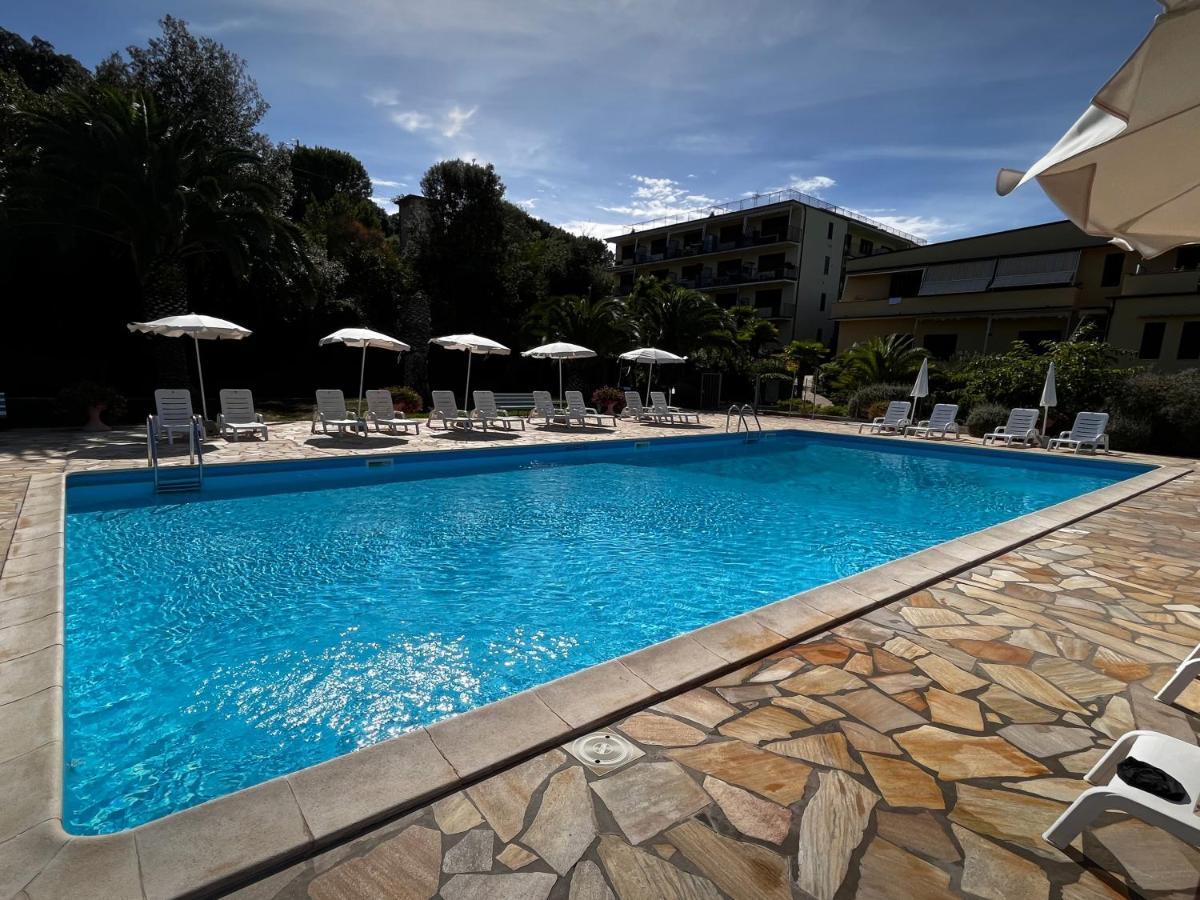 Monolocali Le Lecce Pool & Tennis Capoliveri  Exterior foto